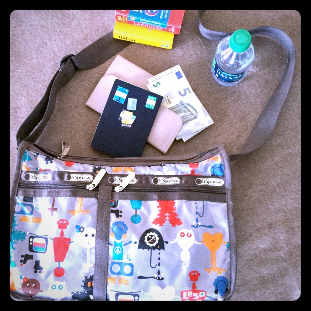 LeSportSac Deluxe Shoulder Bag 🛍